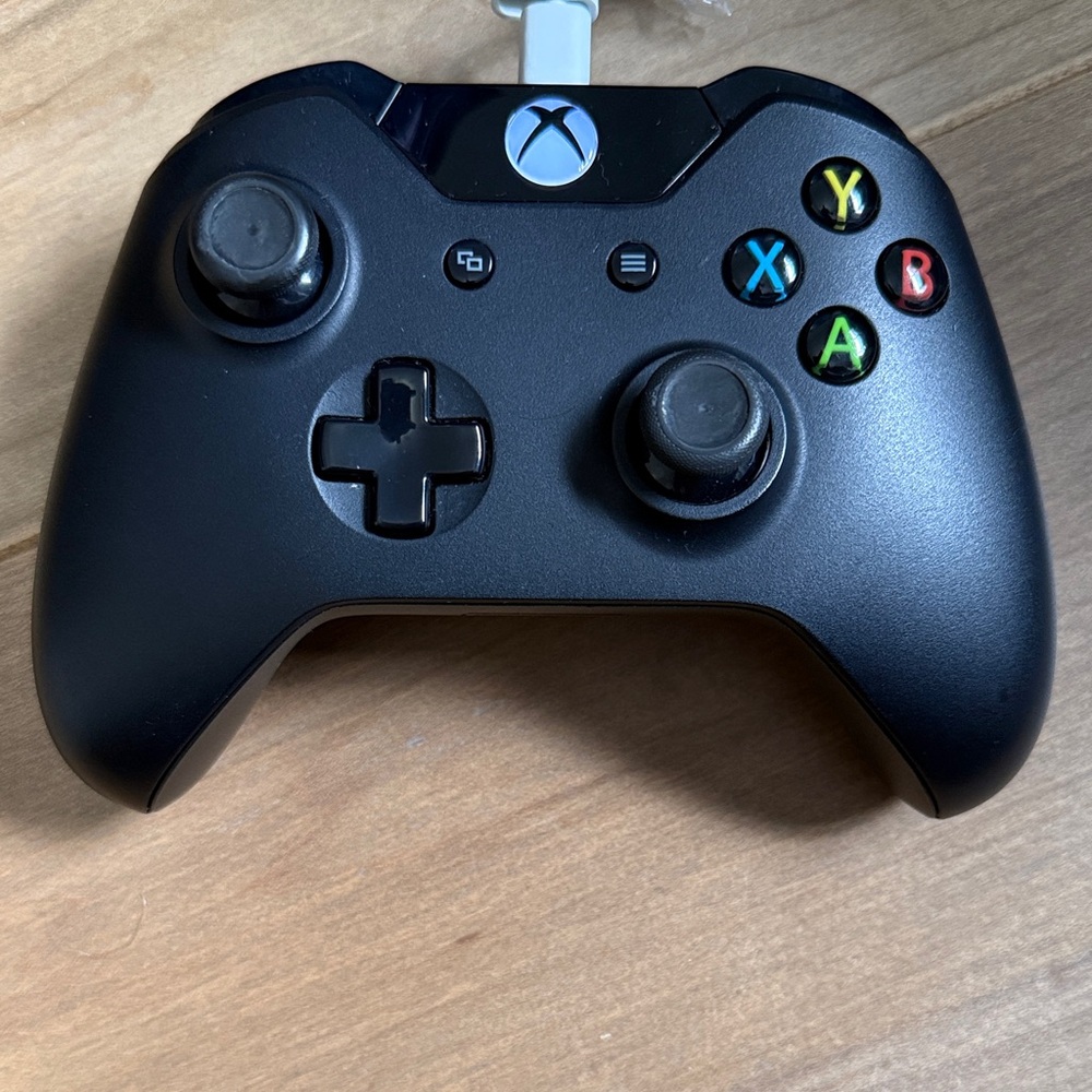 Xbox Controller (Micro-USB, no-Bluetooth)